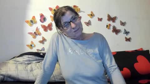 Snapshot of badgg chatting on February 18, 2025, 8:36 pm Gina online show from February 18, 2025, 8:36 pm