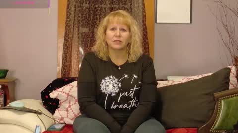 Badgirlpr online show from February 1, 2026, 5:39 am