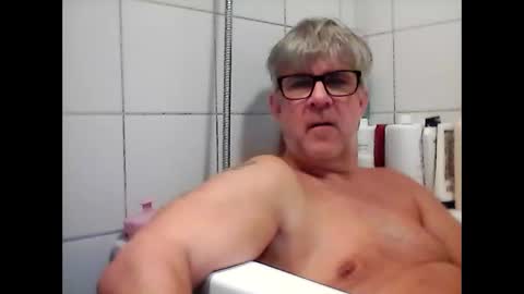 Snapshot of baggelina75 chatting on January 12, 2025, 9:29 pm baggelina75 online show from January 12, 2025, 9:29 pm