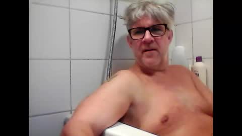 Snapshot of baggelina75 chatting on January 14, 2025, 7:21 pm baggelina75 online show from January 14, 2025, 7:21 pm