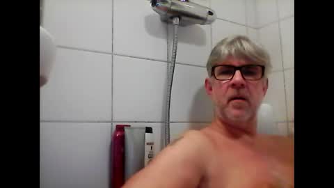 Snapshot of baggelina75 chatting on January 20, 2025, 6:10 pm baggelina75 online show from January 20, 2025, 6:10 pm