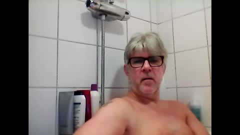 Snapshot of baggelina75 chatting on February 12, 2025, 5:58 pm baggelina75 online show from February 12, 2025, 5:58 pm