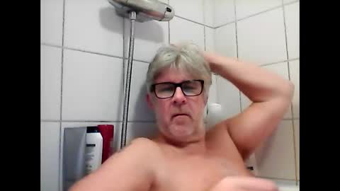 Snapshot of baggelina75 chatting on February 13, 2025, 7:21 pm baggelina75 online show from February 13, 2025, 7:21 pm