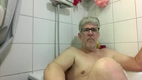 Snapshot of baggelina75 chatting on May 19, 2026, 7:09 pm baggelina75 online show from May 19, 2026, 7:09 pm