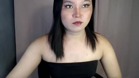 april online show from December 3, 2025, 7:12 pm