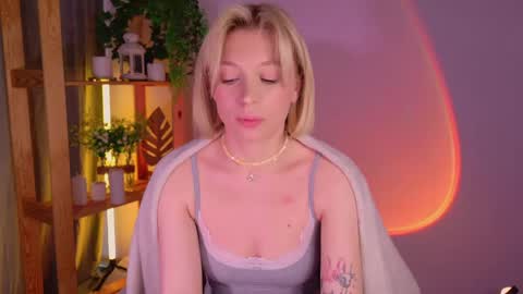 Snapshot of balerinacappuccino_ chatting on May 17, 2026, 12:12 pm Elly online show from May 17, 2026, 12:12 pm