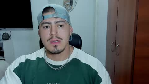Snapshot of baltazardupont chatting on April 28, 2026, 9:47 am Andres - online show from April 28, 2026, 9:47 am