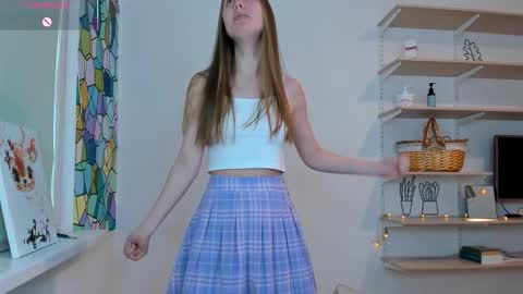 Kira online show from September 26, 2025, 4:38 am