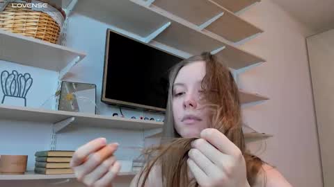 Kira online show from February 2, 2026, 5:44 pm