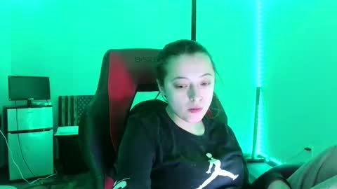 bambiboo8113 online show from February 14, 2025, 5:51 am