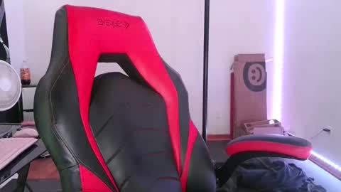 bambiboo8113 online show from February 26, 2025, 7:27 pm