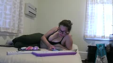 bambiboo8113 online show from December 2, 2025, 7:09 pm