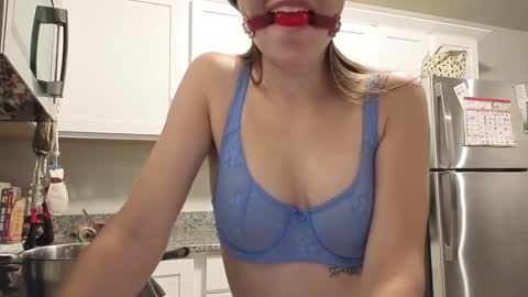 bambifarrina online show from November 9, 2025, 5:28 am