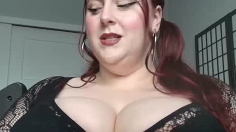 Snapshot of bambixxlynn chatting on July 8, 2026, 10:58 pm bambixxlynn online show from July 8, 2026, 10:58 pm