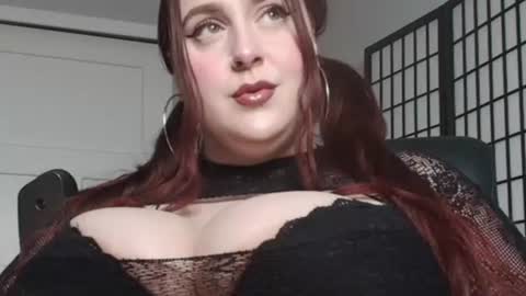 Snapshot of bambixxlynn chatting on July 25, 2026, 11:46 pm bambixxlynn online show from July 25, 2026, 11:46 pm