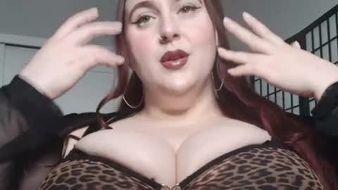 Snapshot of bambixxlynn chatting on August 2, 2026, 11:03 pm bambixxlynn online show from August 2, 2026, 11:03 pm