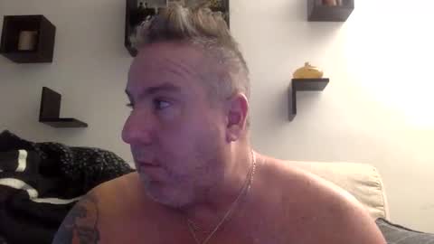 banana5289 online show from January 19, 2025, 2:06 pm