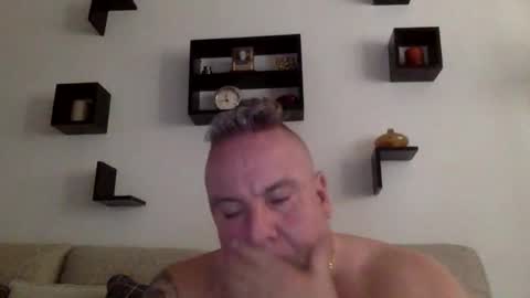 banana5289 online show from April 16, 2026, 6:52 pm