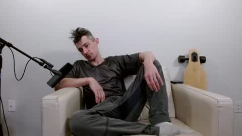 bananacurvesleft online show from June 11, 2026, 5:05 am