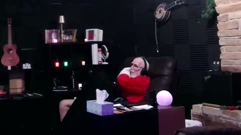 Snapshot of banjoey48 chatting on December 17, 2025, 6:52 am BANJOEY online show from December 17, 2025, 6:52 am