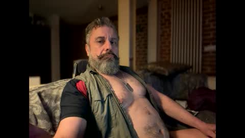 Snapshot of barba71 chatting on January 14, 2025, 11:31 am Military man 69 online show from January 14, 2025, 11:31 am