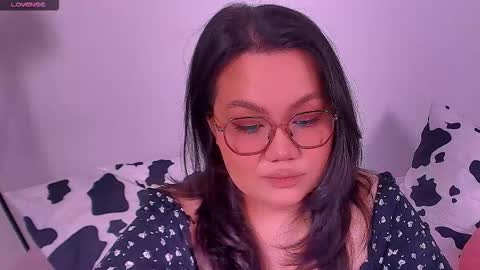 Barbie Kim online show from October 15, 2025, 9:37 pm