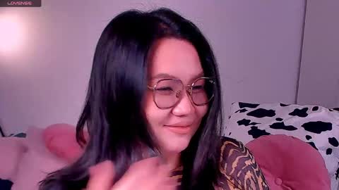 Barbie Kim online show from April 19, 2026, 3:28 am