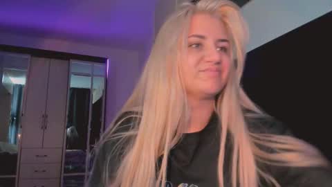 Snapshot of barbarasiren chatting on October 12, 2025, 4:06 pm barbarasiren online show from October 12, 2025, 4:06 pm