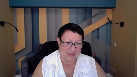 barbaraturners online show from October 20, 2025, 6:52 pm