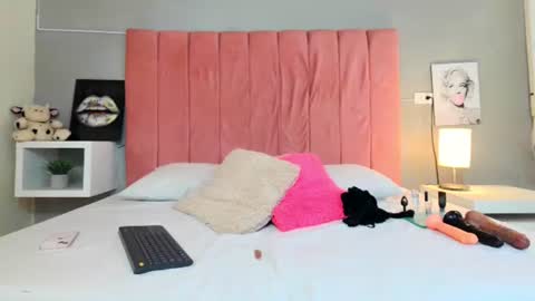 Snapshot of barbie_lorens chatting on August 4, 2026, 12:52 pm Barbie lorens online show from August 4, 2026, 12:52 pm