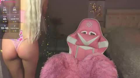 Stacy online show from December 3, 2025, 4:20 am