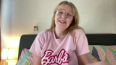 Snapshot of barbiegirl966 chatting on January 5, 2025, 9:59 am barbiegirl966 online show from January 5, 2025, 9:59 am