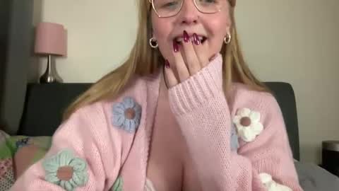 Snapshot of barbiegirl966 chatting on February 7, 2025, 9:26 pm barbiegirl966 online show from February 7, 2025, 9:26 pm