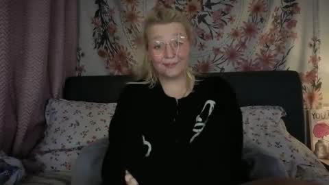 barbiegirl966 online show from February 19, 2026, 9:11 pm