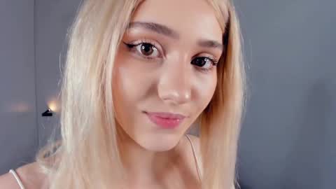 Snapshot of barbimia chatting on April 5, 2026, 4:37 pm Mia online show from April 5, 2026, 4:37 pm