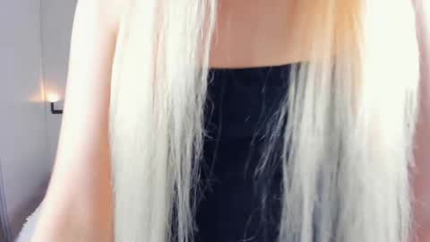 Snapshot of barbimia chatting on April 9, 2026, 2:00 pm Mia online show from April 9, 2026, 2:00 pm