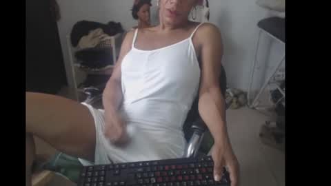 bardotbigcocktsx online show from March 10, 2025, 12:37 pm