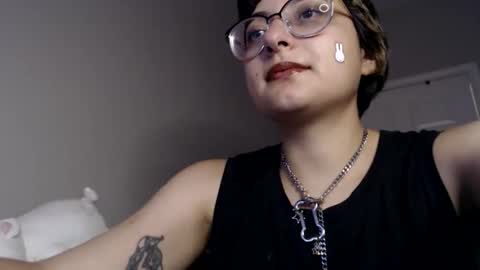 Snapshot of basilbbb chatting on May 1, 2026, 12:48 am basil online show from May 1, 2026, 12:48 am