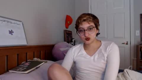 Snapshot of basilbbb chatting on May 4, 2026, 4:58 pm basil online show from May 4, 2026, 4:58 pm