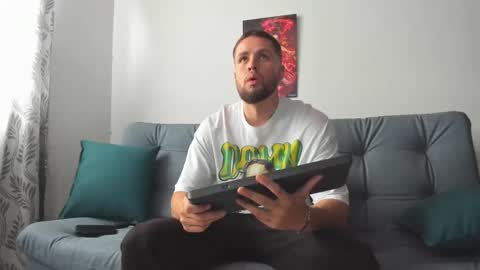 Snapshot of bastianwatson10 chatting on March 7, 2025, 6:54 pm bastianwatson10 online show from March 7, 2025, 6:54 pm