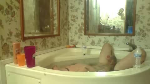 Snapshot of battlewolfxx chatting on December 7, 2024, 1:58 am battlewolfxx online show from December 7, 2024, 1:58 am