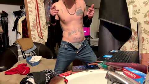 Snapshot of battlewolfxx chatting on January 18, 2025, 12:13 am battlewolfxx online show from January 18, 2025, 12:13 am