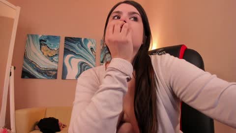 battymoll online show from December 4, 2024, 7:12 pm