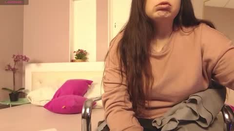 battymoll online show from February 5, 2025, 10:51 am