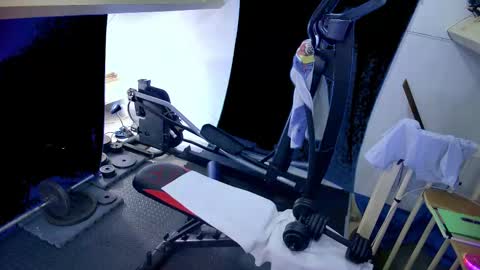 bazzz_8 online show from February 21, 2025, 5:53 pm