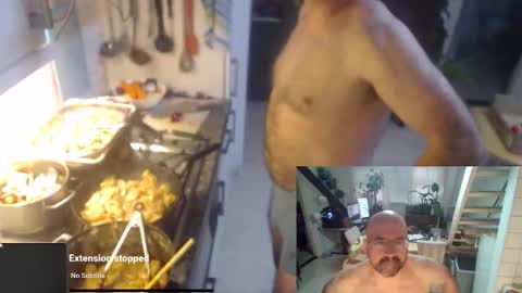 bazzz_8 online show from November 12, 2025, 3:56 pm