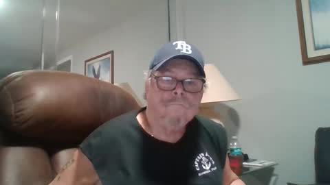 Snapshot of bbb1952 chatting on May 28, 2026, 3:53 pm Single Grandpa in Florida. Love to C2C and have Fun Privately online show from May 28, 2026, 3:53 pm