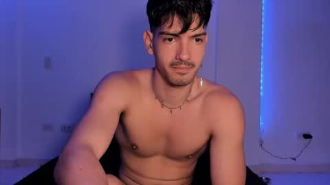 Valentino online show from December 6, 2024, 6:28 pm