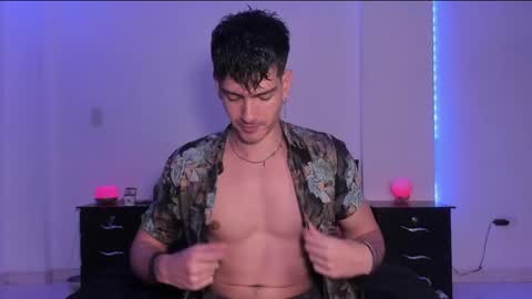 Valentino online show from February 1, 2025, 11:37 pm