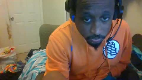 rocker n queen online show from December 6, 2024, 6:17 pm